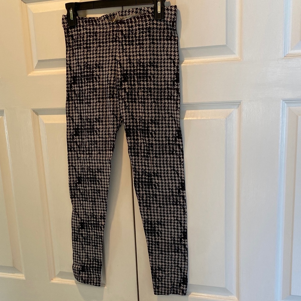 Mudd Black and White Houndstooth Dress Pants